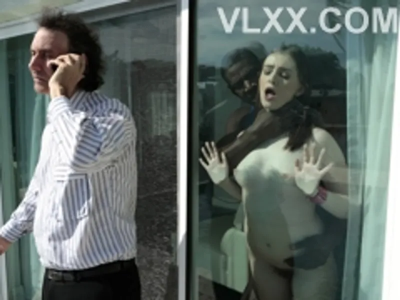 Dẫn thằng bồ da đen về nhà chơi rồi lén lút trước mặt ba mình